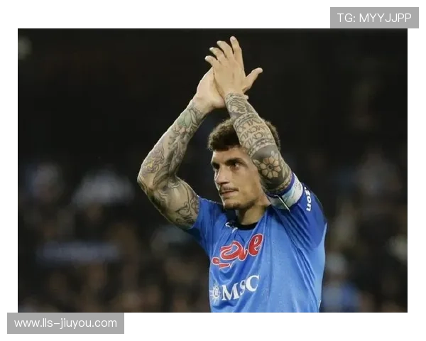 那不勒斯队长迪洛伦佐左膝重伤,恐十字韧带撕裂